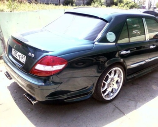 Illustration for article titled Mercedes Benz Continues Gaudy Russian Customization Trend